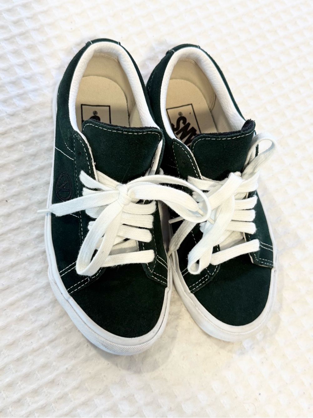 Vans Low-Top Shoes in Dark Green Size 5.5 Ladies